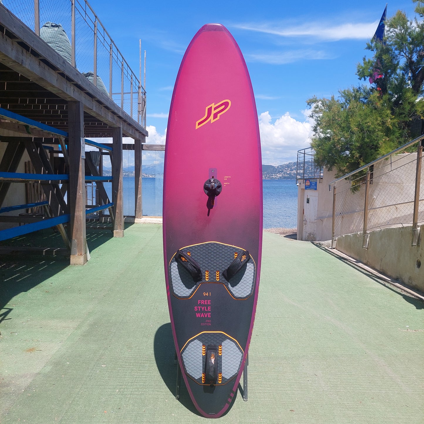 Planche Windsurf occasion JP FreeWave PRO 2024 94L occasion très bon état