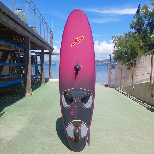 Planche Windsurf occasion JP FreeWave PRO 2024 94L occasion très bon état