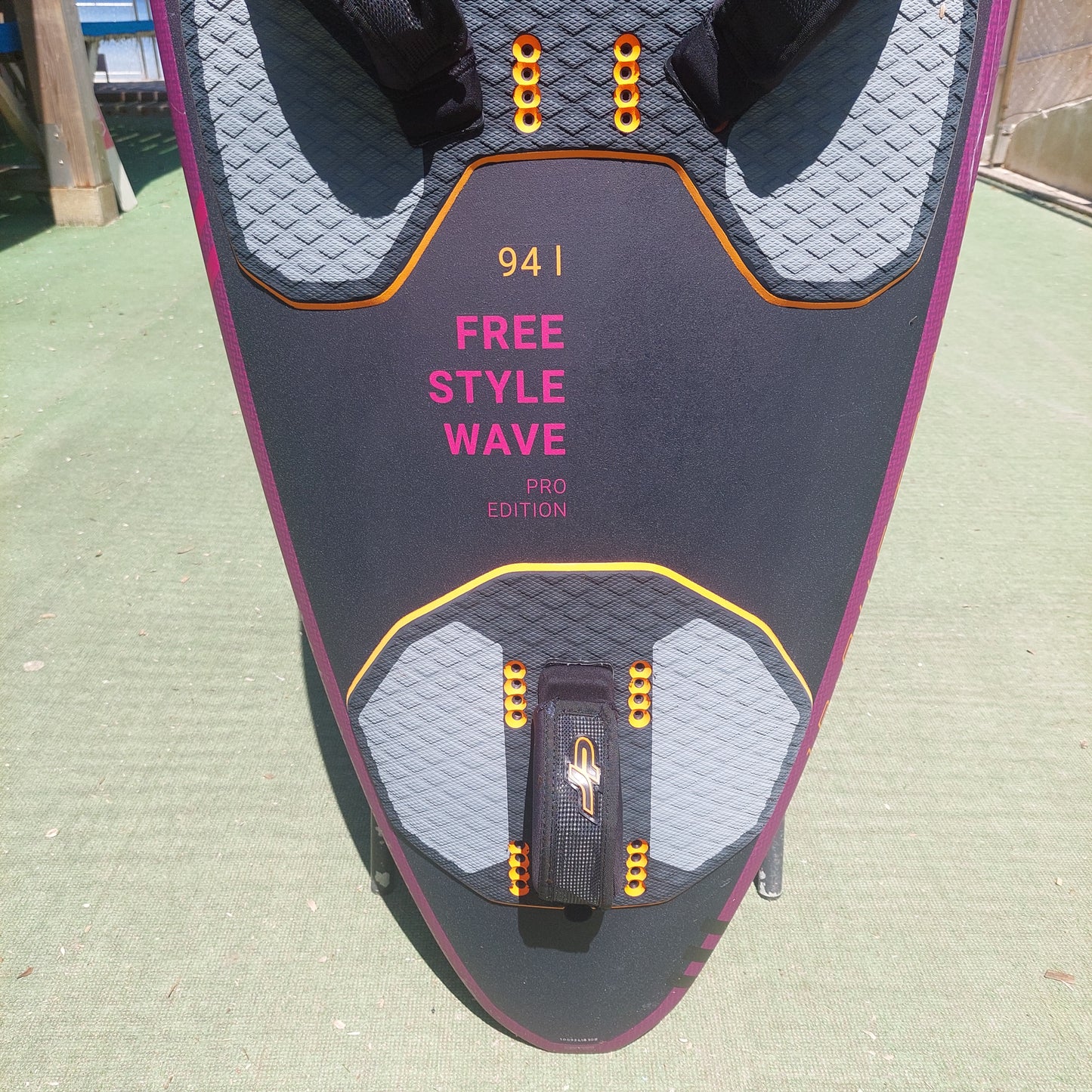 Planche Windsurf occasion JP FreeWave PRO 2024 94L occasion très bon état